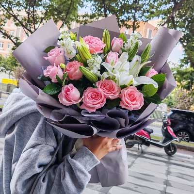 郴州11朵戴安娜粉玫瑰百合，与你一起追逐梦想